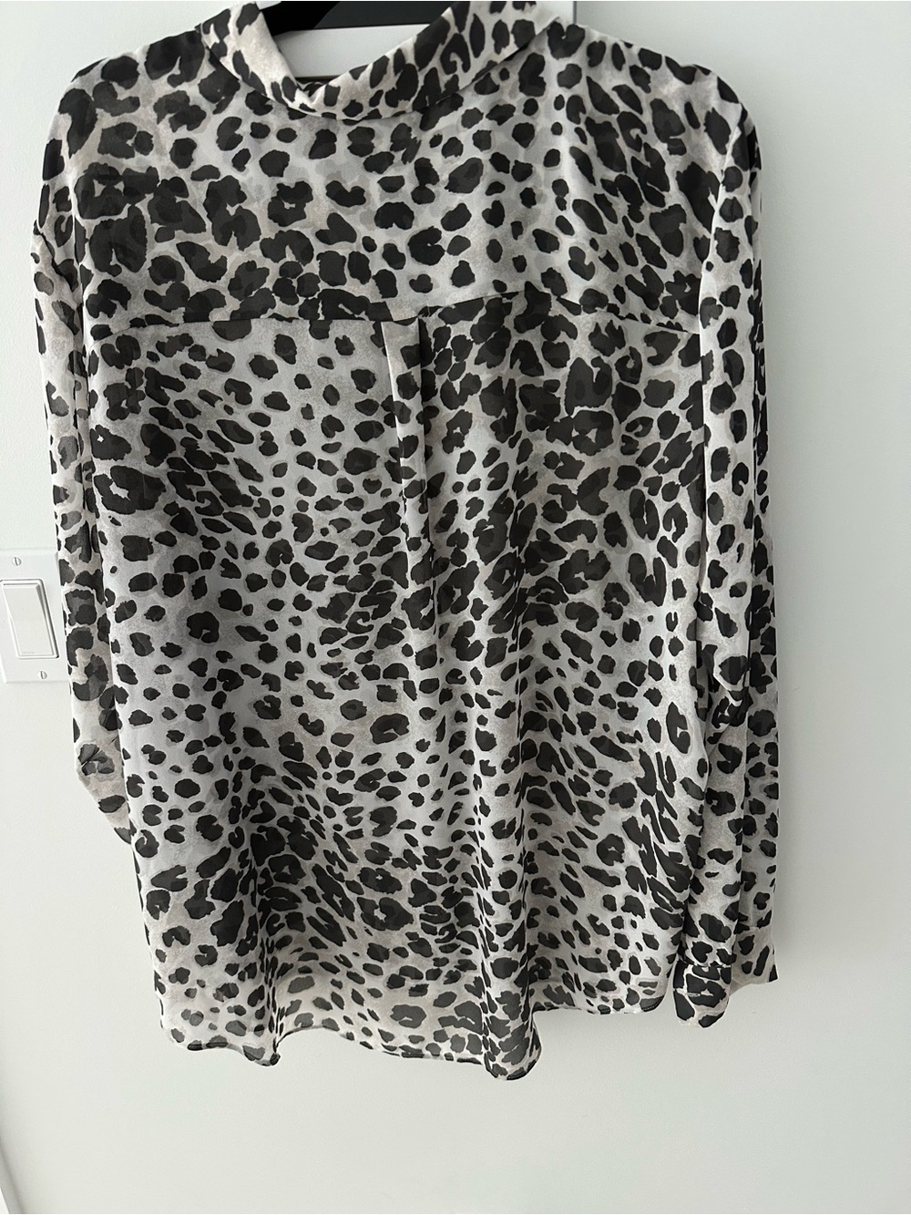 DKNYC Black & Gray Leopard Print Button-Down Shirt